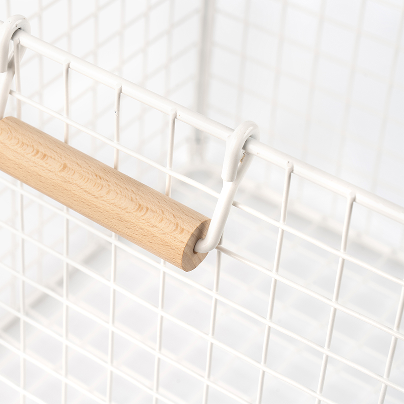 Canasta de almacenamiento con asas de madera